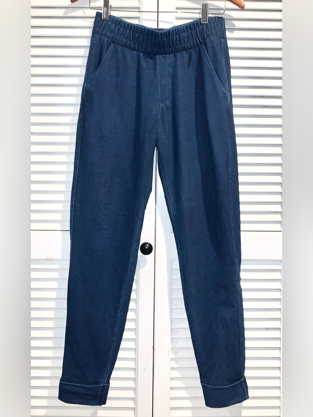 Mondetta Navy blue denim look Joggers Women’s size small